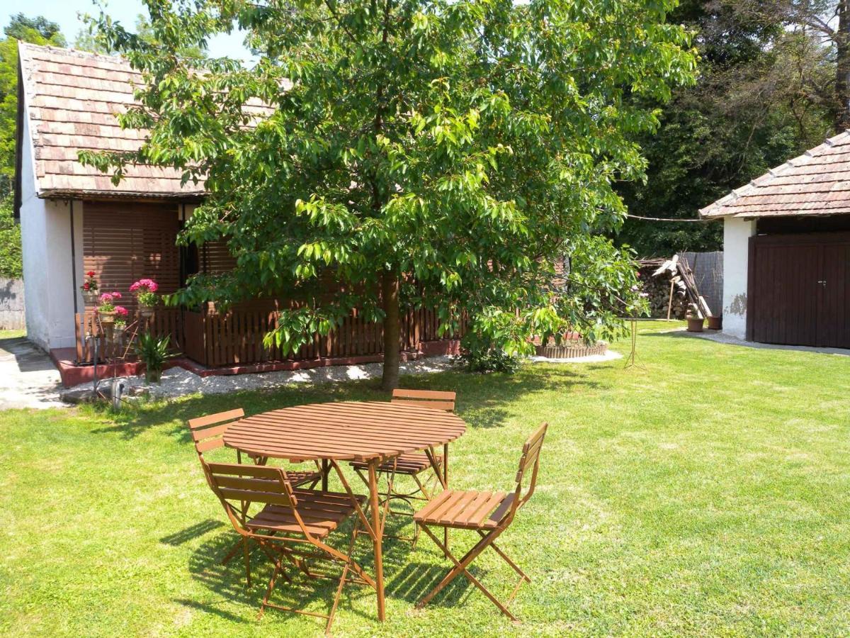 Holiday Home Balatonbereny/Balaton 18150 Exteriör bild